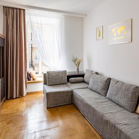 Three Bedroom Apartment On Rynok Square Lviv Exterior foto